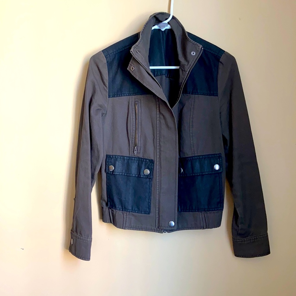 Green spring jacket